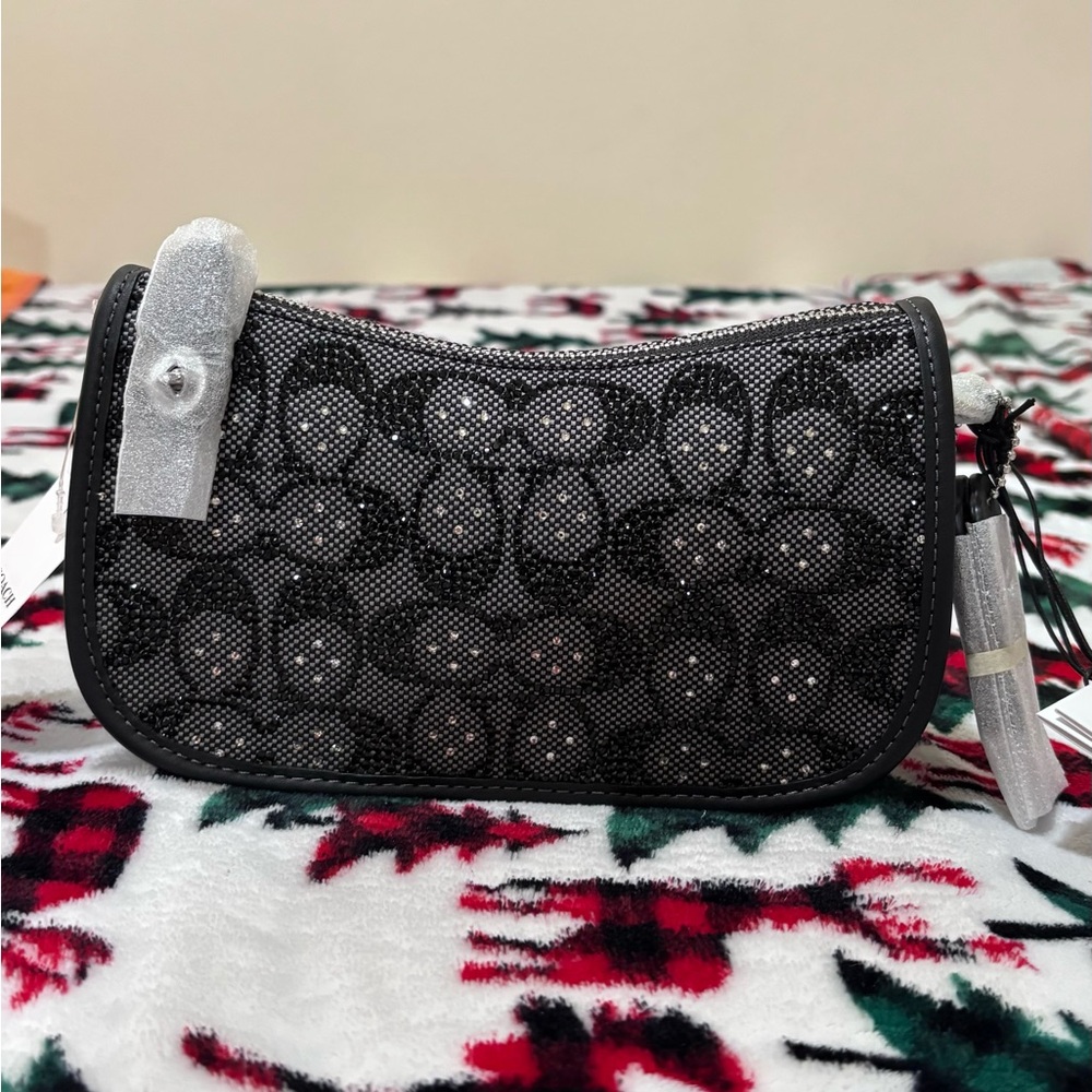 Coach crystal signature jacquard swinger 20 with chain black